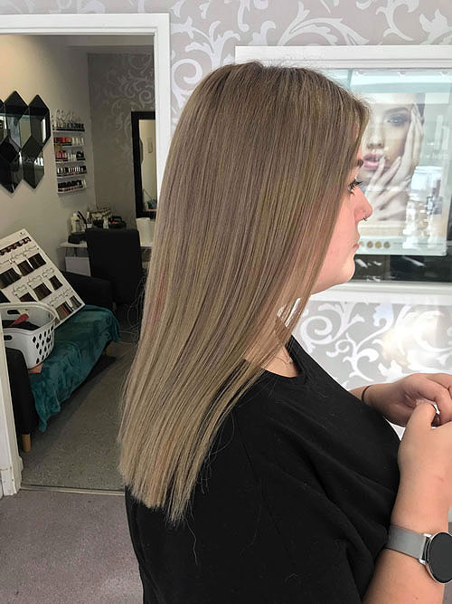 Haircut Blond Straight