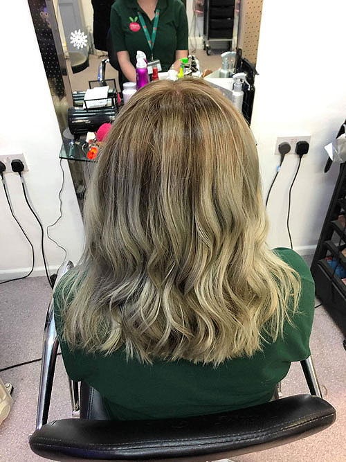 Haircut Blond Wavy